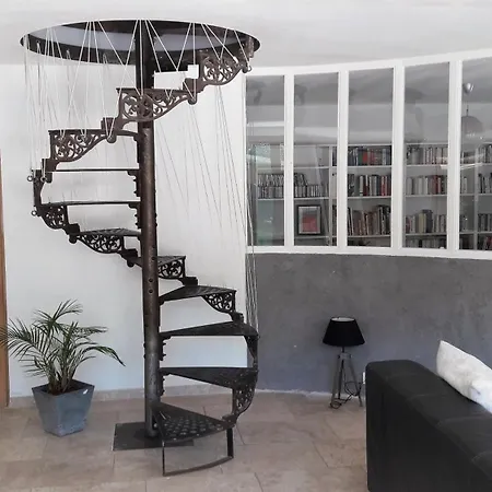 Ξενοδοχείο Maison Chaleureuse Avec Piscine Νιμ